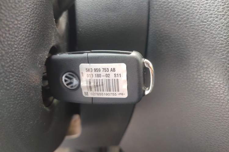 Used Volkswagen Sagitar 2016 230TSI 25th Anniversary Edition Vehicle Key