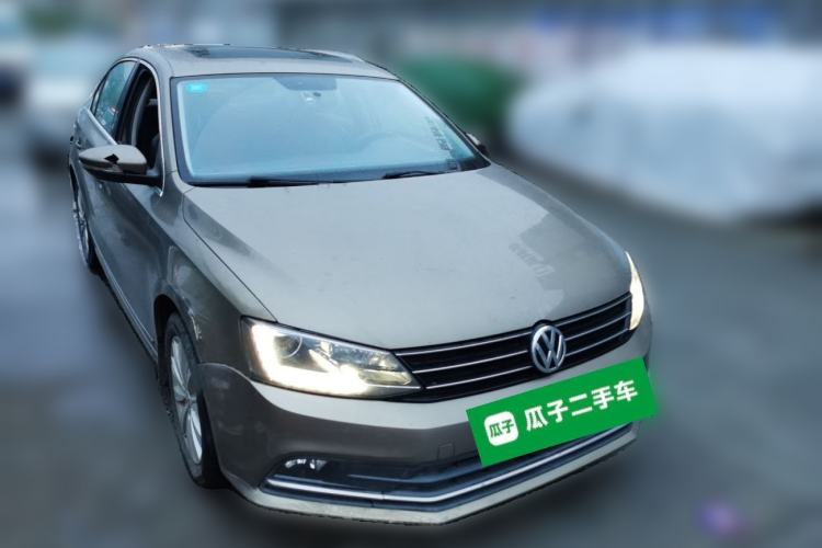 Used Volkswagen Sagitar 2016 230TSI 25th Anniversary Edition Front Right 45 Deg