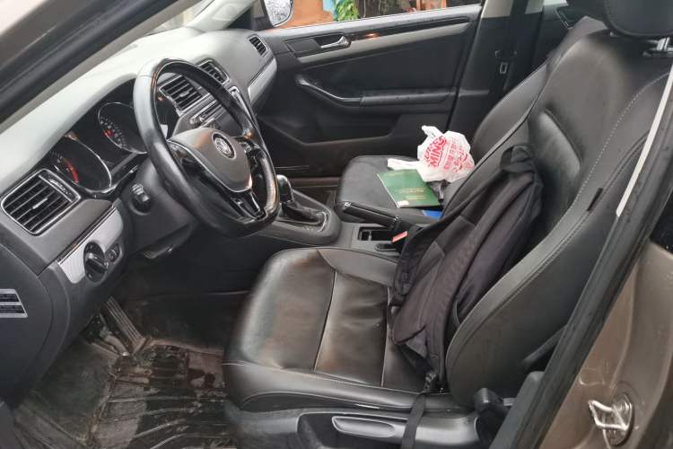 Used Volkswagen Sagitar 2016 230TSI 25th Anniversary Edition Left Front Seat