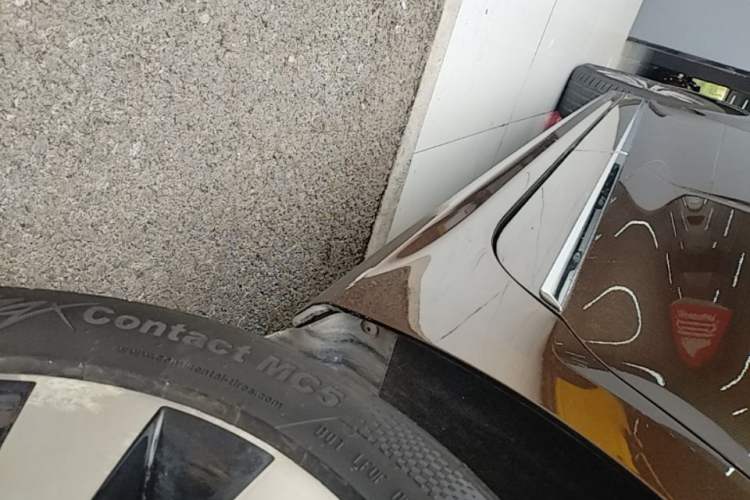 Used Volkswagen Sagitar 2016 230TSI 25th Anniversary Edition Left Side Sill