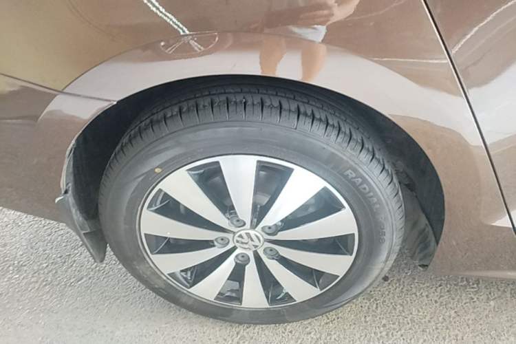 Used Volkswagen Sagitar 2016 230TSI 25th Anniversary Edition Right Rear Wheel Hub