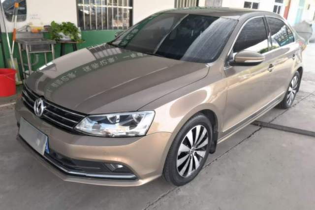 Ojetý Volkswagen Sagitar 2016 230TSI 25th Anniversary Edition