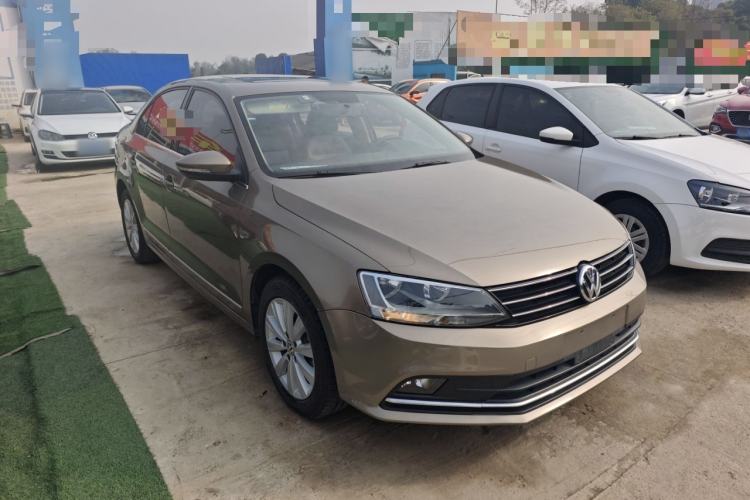 Used Volkswagen Sagitar 2016 230TSI 25th Anniversary Edition Front Right 45 Deg