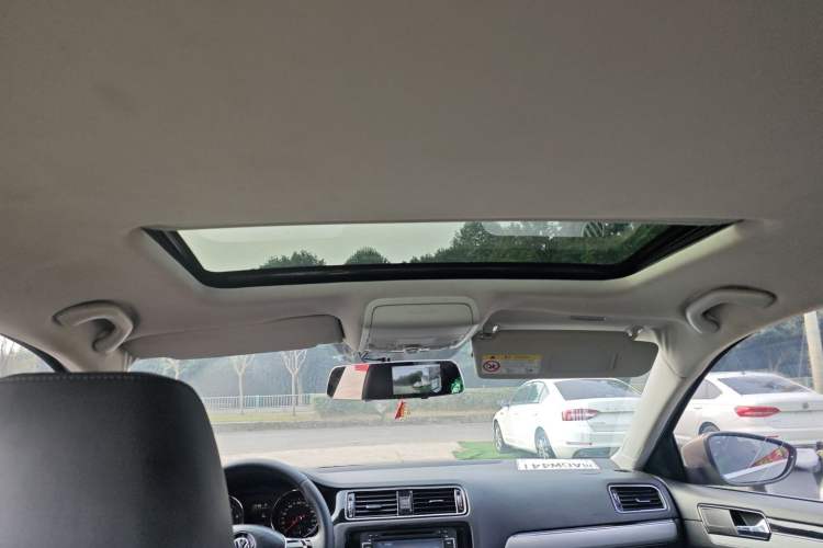 Used Volkswagen Sagitar 2016 230TSI 25th Anniversary Edition Headliner