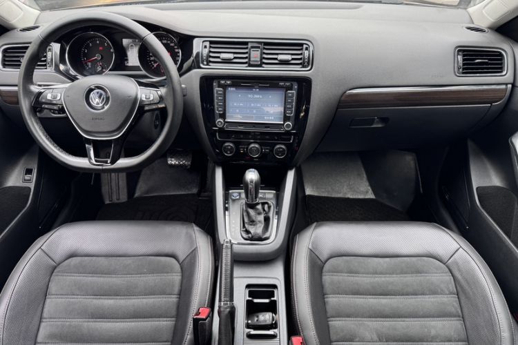 Used Volkswagen Sagitar 2016 230TSI 25th Anniversary Edition Interior 1