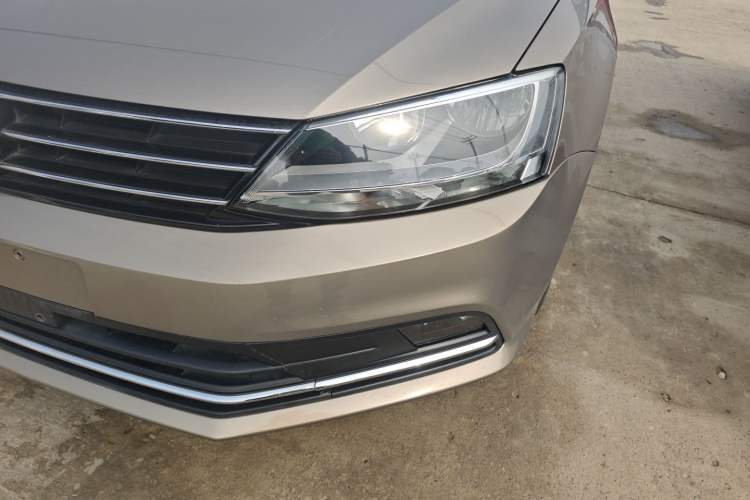 Used Volkswagen Sagitar 2016 230TSI 25th Anniversary Edition Left Front Headlight