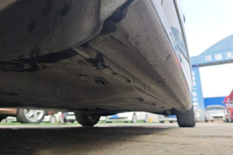 Used Volkswagen Sagitar 2016 230TSI 25th Anniversary Edition Left Side Sill