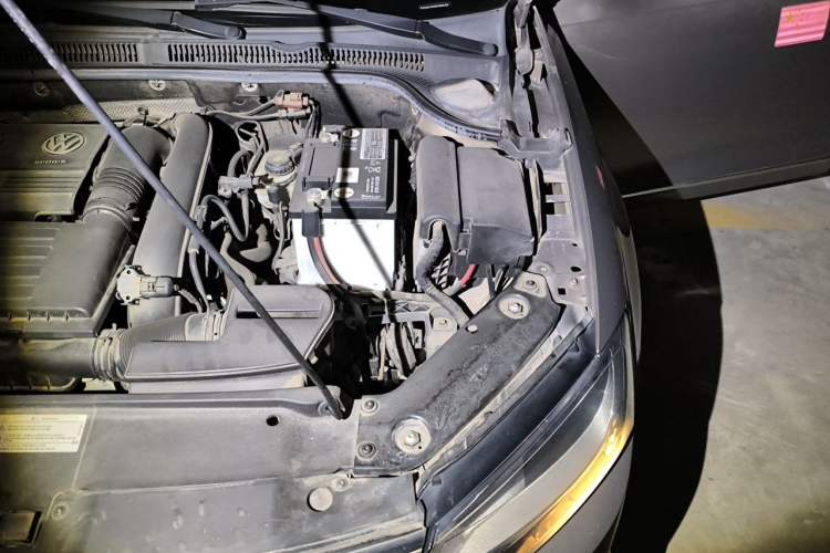 Used Volkswagen Sagitar 2016 230TSI 25th Anniversary Edition Engine Bay Left
