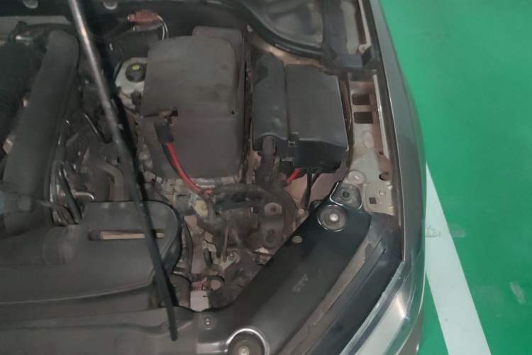 Used Volkswagen Sagitar 2016 230TSI 25th Anniversary Edition Engine Bay Left