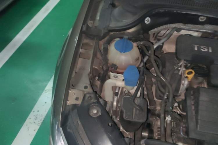 Used Volkswagen Sagitar 2016 230TSI 25th Anniversary Edition Engine Bay Right