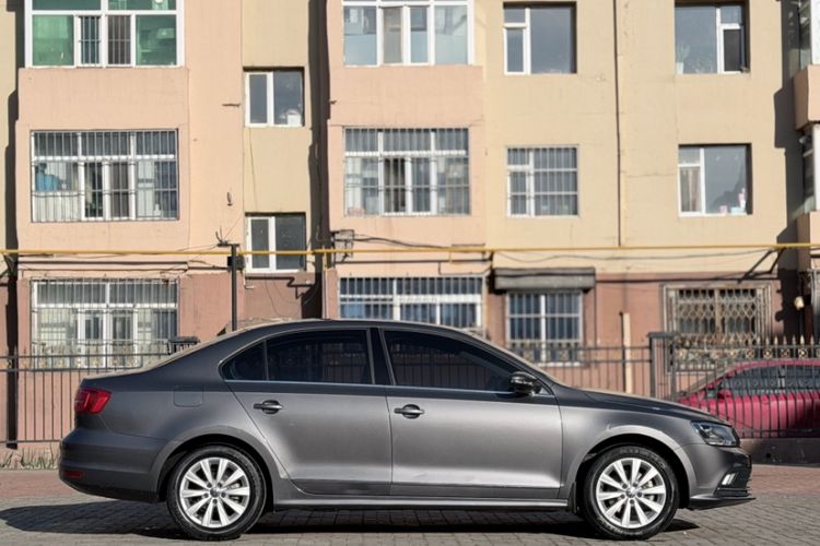 Used Volkswagen Sagitar 2016 230TSI 25th Anniversary Edition Exterior 3