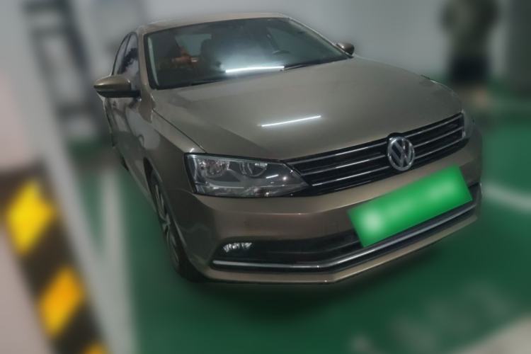 Used Volkswagen Sagitar 2016 230TSI 25th Anniversary Edition Front Right 45 Deg