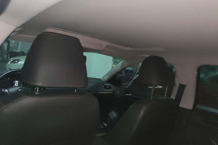 Used Volkswagen Sagitar 2016 230TSI 25th Anniversary Edition Headliner