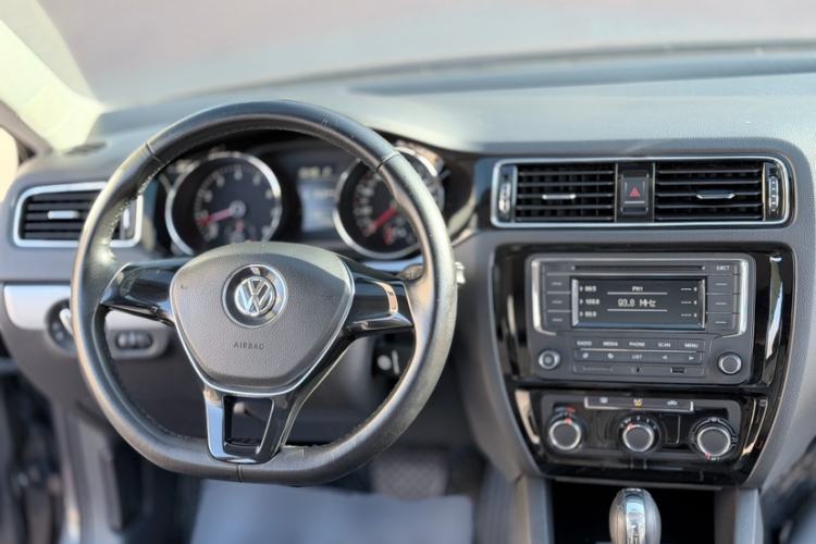 Used Volkswagen Sagitar 2016 230TSI 25th Anniversary Edition Interior 2