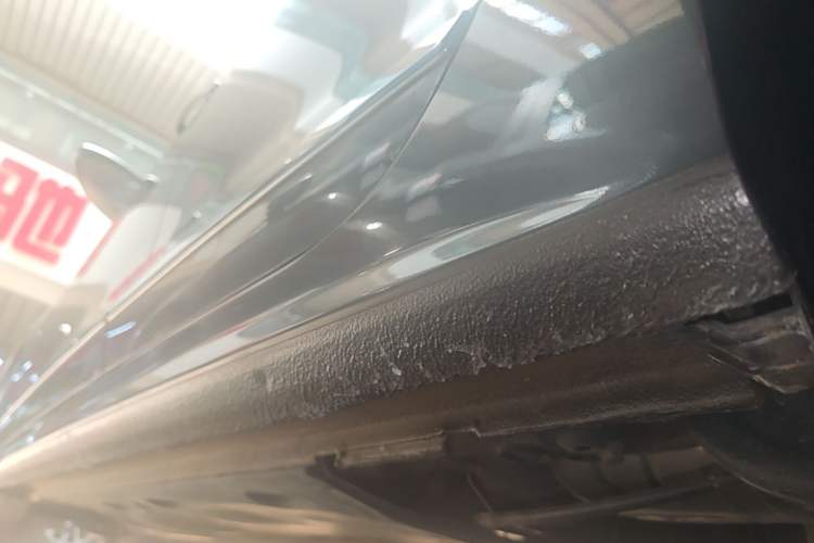 Used Volkswagen Sagitar 2016 230TSI 25th Anniversary Edition Left Side Sill