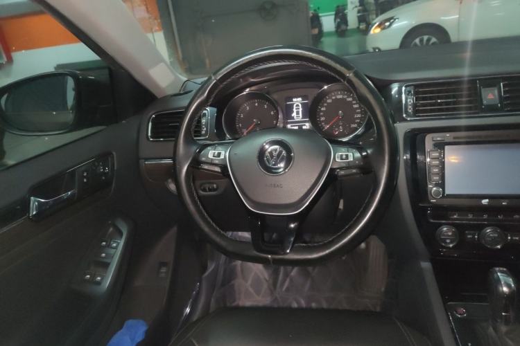 Used Volkswagen Sagitar 2016 230TSI 25th Anniversary Edition Steering Wheel