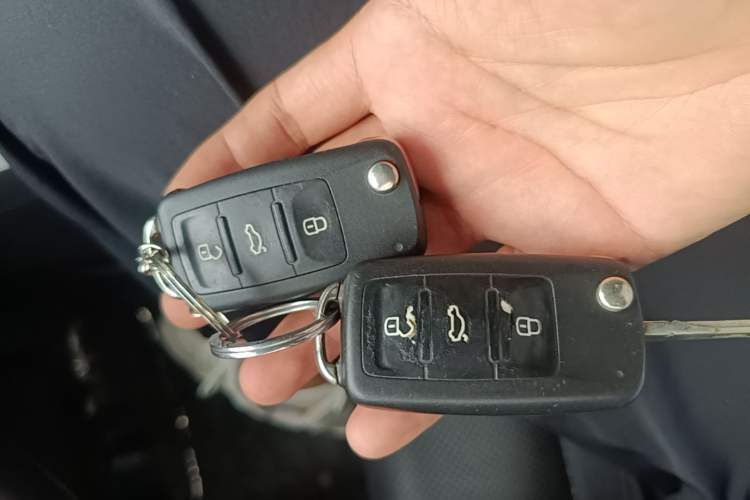 Used Volkswagen Sagitar 2016 230TSI 25th Anniversary Edition Vehicle Key
