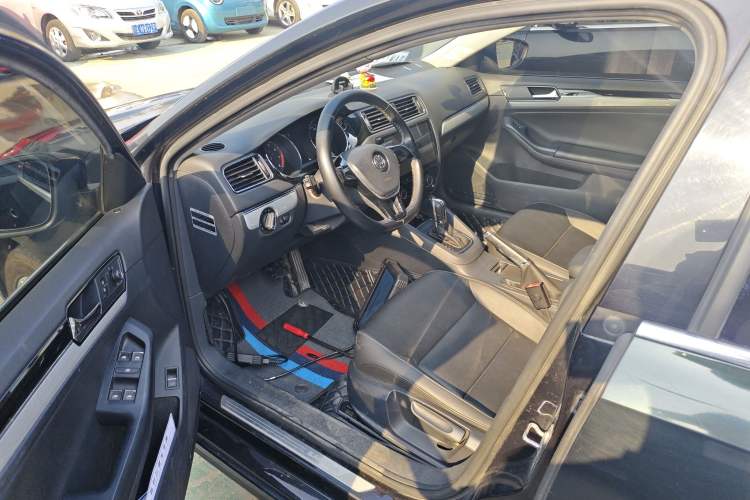 Used Volkswagen Sagitar 2016 230TSI 25th Anniversary Edition Driver Seat