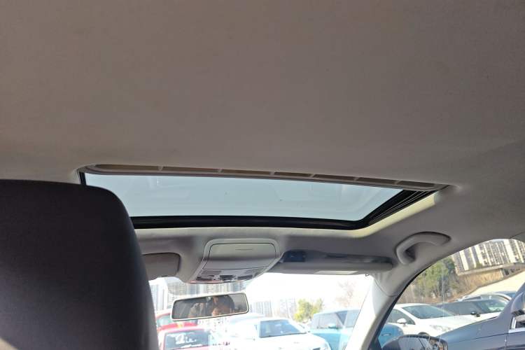 Used Volkswagen Sagitar 2016 230TSI 25th Anniversary Edition Headliner