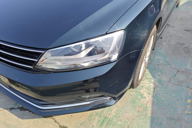 Used Volkswagen Sagitar 2016 230TSI 25th Anniversary Edition Left Front Headlight