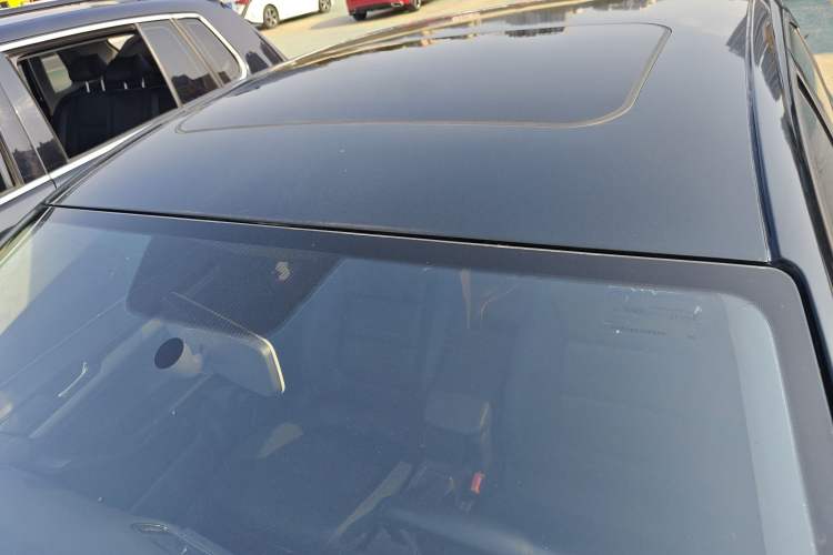 Used Volkswagen Sagitar 2016 230TSI 25th Anniversary Edition Roof