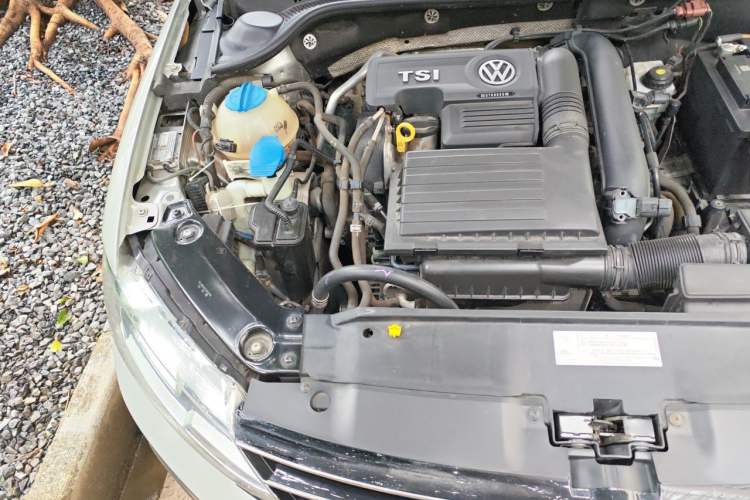 Used Volkswagen Sagitar 2016 230TSI 25th Anniversary Edition Engine Bay Right