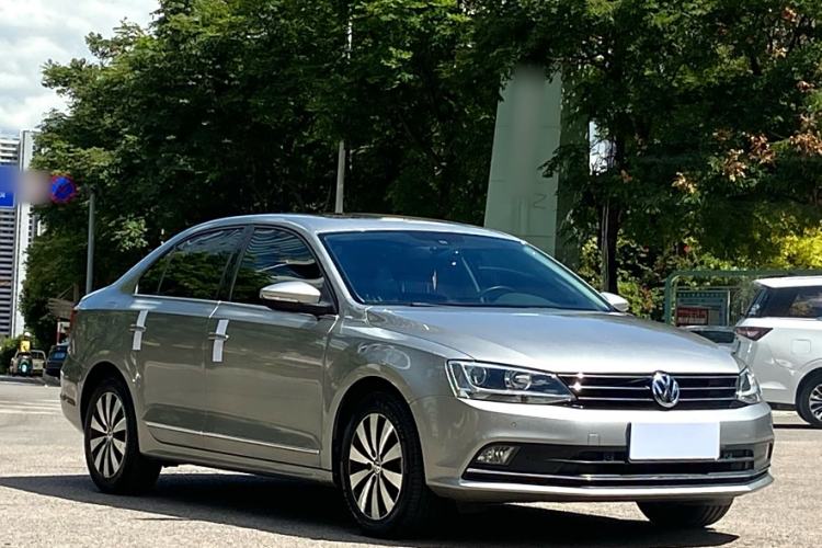 Used Volkswagen Sagitar 2016 230TSI 25th Anniversary Edition Exterior 2