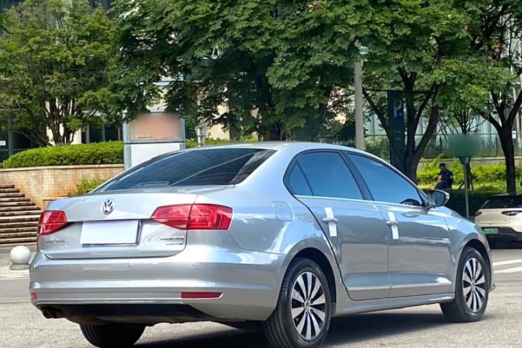 Used Volkswagen Sagitar 2016 230TSI 25th Anniversary Edition Exterior 6