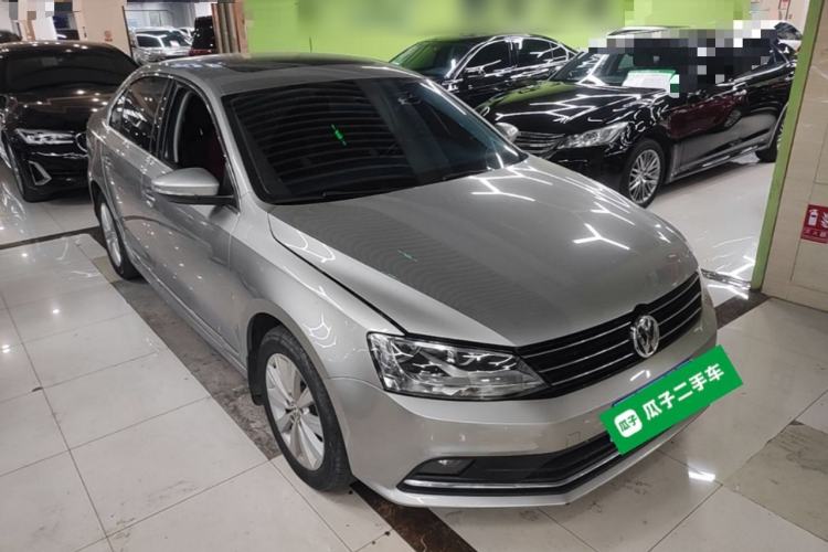 Used Volkswagen Sagitar 2016 230TSI 25th Anniversary Edition Front Right 45 Deg