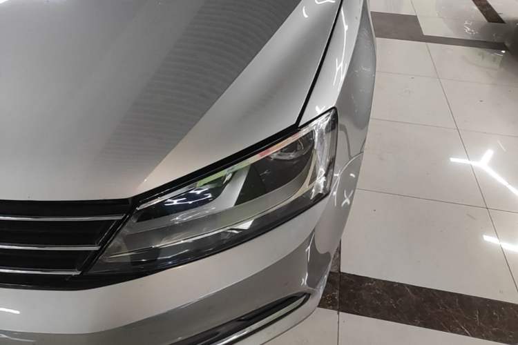 Used Volkswagen Sagitar 2016 230TSI 25th Anniversary Edition Left Front Headlight