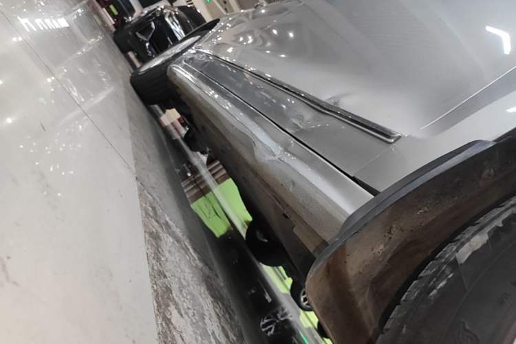 Used Volkswagen Sagitar 2016 230TSI 25th Anniversary Edition Right Side Sill