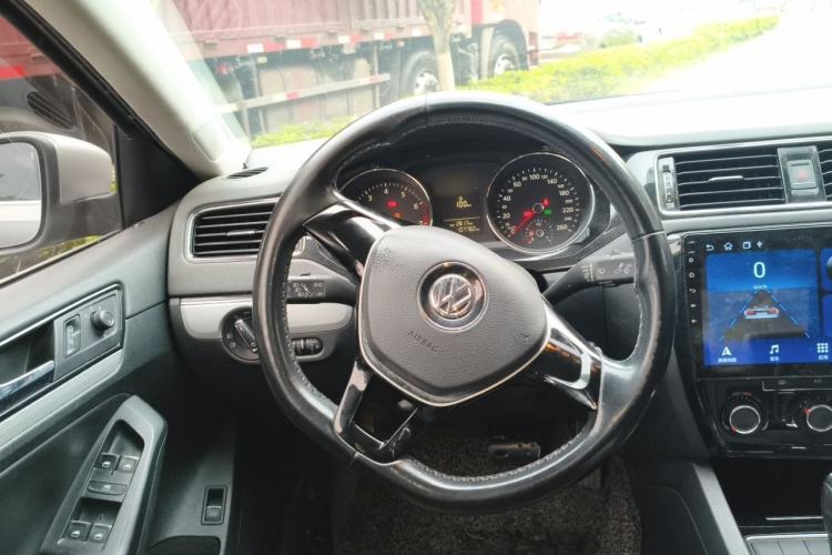 Used Volkswagen Sagitar 2016 230TSI 25th Anniversary Edition Steering Wheel