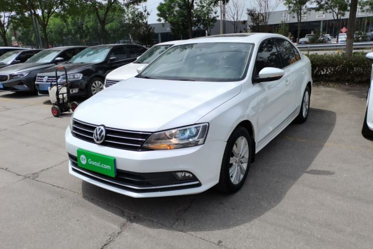 Used Volkswagen Sagitar 2016 230TSI 25th Anniversary Edition Guazi used car, China used car export, Used car for sale, Used  cars, Cheapest cars for sale