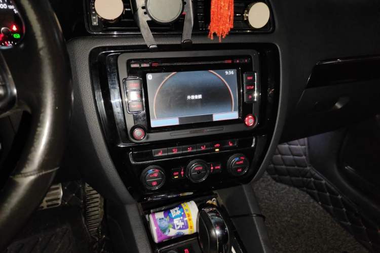 Used Volkswagen Sagitar 2016 2.0 TSI GLI Audio And AC Panel