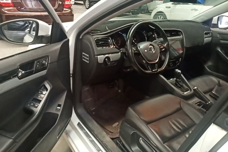 Used Volkswagen Sagitar 2016 230TSI 25th Anniversary Edition Driver Seat