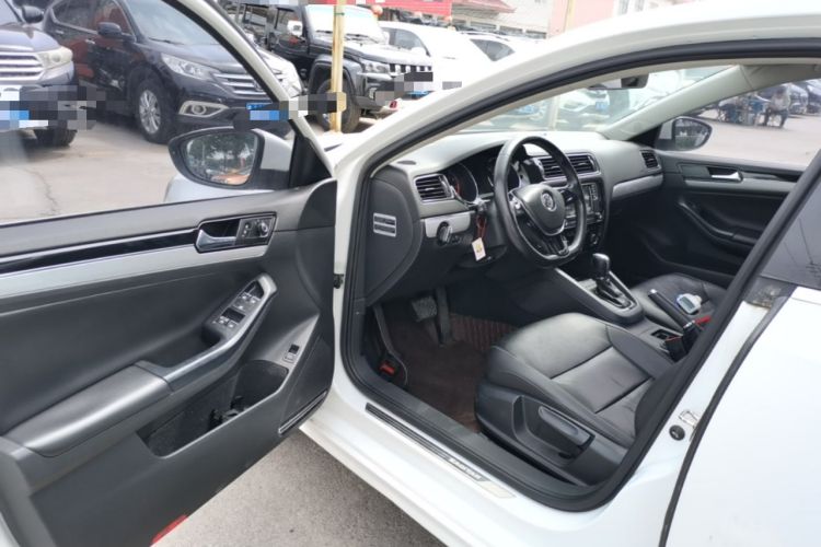 Used Volkswagen Sagitar 2016 230TSI 25th Anniversary Edition Driver Seat