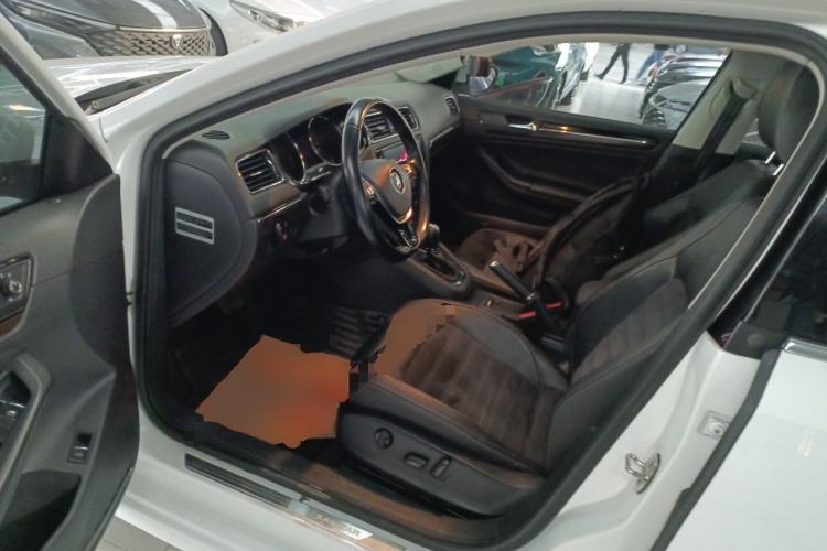 Used Volkswagen Sagitar 2016 230TSI 25th Anniversary Edition Driver Seat