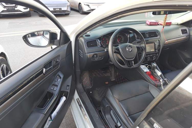 Used Volkswagen Sagitar 2016 230TSI 25th Anniversary Edition Driver Seat