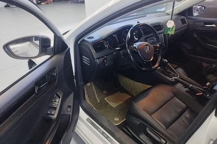 Used Volkswagen Sagitar 2016 230TSI 25th Anniversary Edition Driver Seat