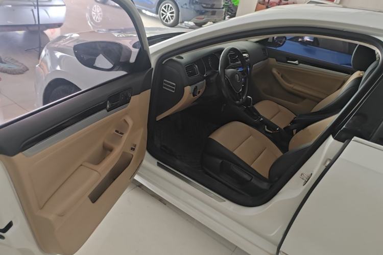 Used Volkswagen Sagitar 2016 230TSI 25th Anniversary Edition Driver Seat
