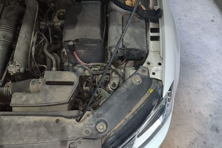 Used Volkswagen Sagitar 2016 230TSI 25th Anniversary Edition Engine Bay Left
