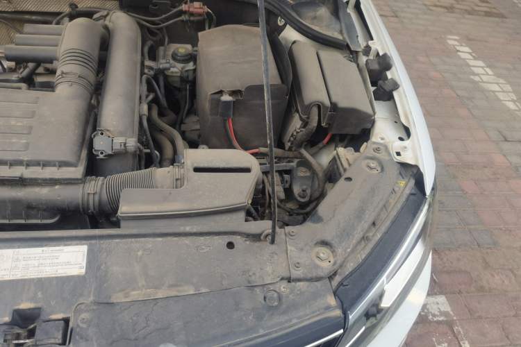 Used Volkswagen Sagitar 2016 230TSI 25th Anniversary Edition Engine Bay Left