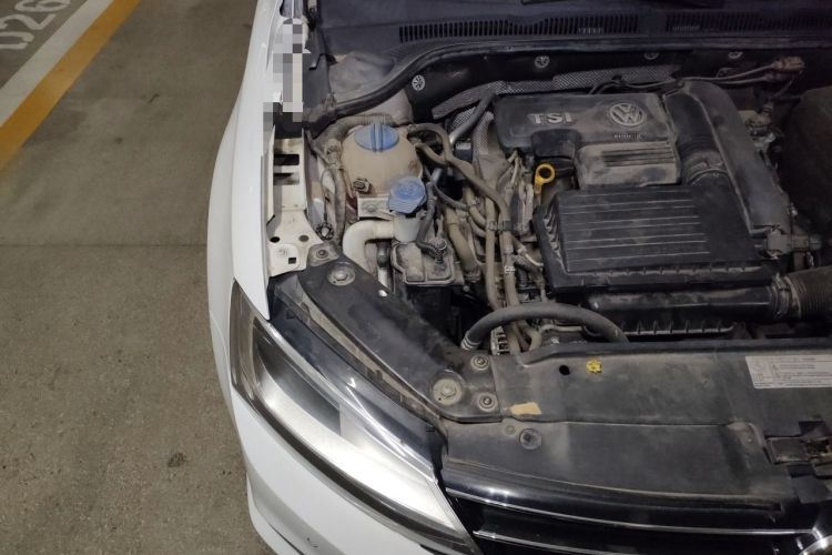 Used Volkswagen Sagitar 2016 230TSI 25th Anniversary Edition Engine Bay Right