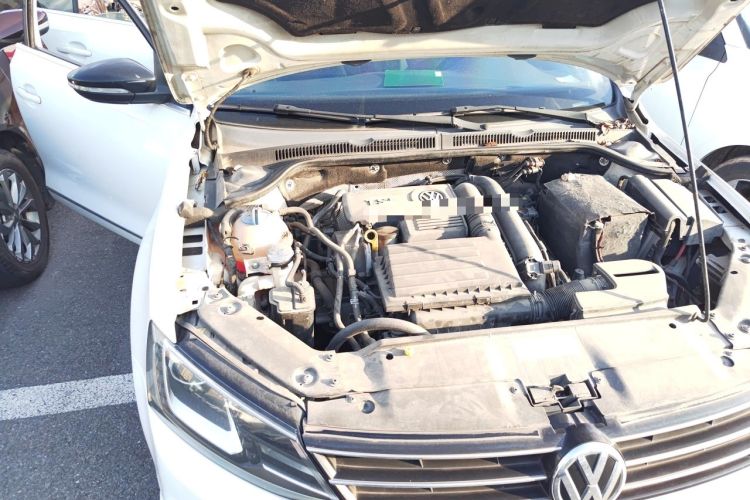 Used Volkswagen Sagitar 2016 230TSI 25th Anniversary Edition Engine Bay Right