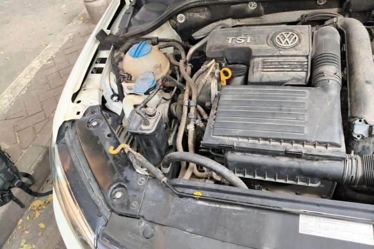 Used Volkswagen Sagitar 2016 230TSI 25th Anniversary Edition Engine Bay Right