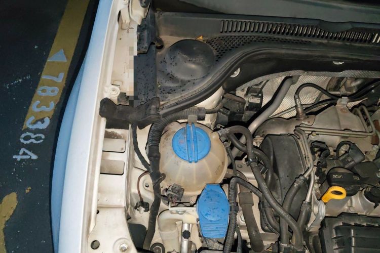 Used Volkswagen Sagitar 2016 230TSI 25th Anniversary Edition Engine Bay Right