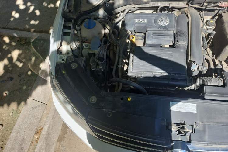 Used Volkswagen Sagitar 2016 230TSI 25th Anniversary Edition Engine Bay Right