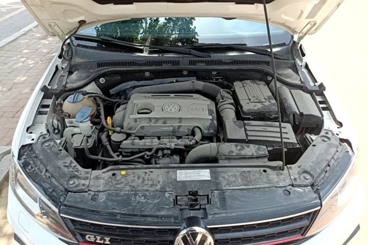 Used Volkswagen Sagitar 2016 2.0 TSI GLI Engine Bay