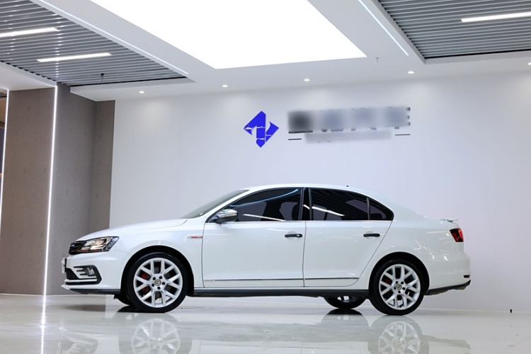 Used Volkswagen Sagitar 2016 2.0 TSI GLI Exterior 1