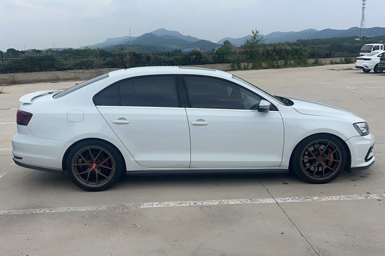 Used Volkswagen Sagitar 2016 2.0 TSI GLI Exterior 2